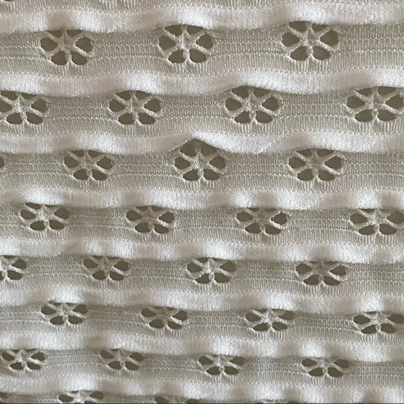 CeCe Sleeveless White Top Eyelet Lace Dressy or Casual Size M NWT - Picture 9 of 11